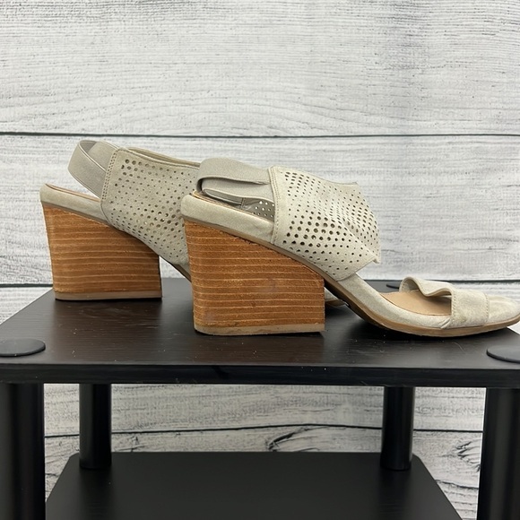 Beige open toe bootie - Picture 6 of 7